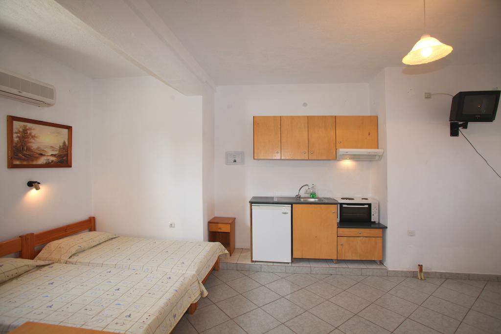 Alexandros Rooms & Studios Скопелос Номер фото