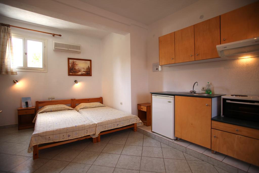 Alexandros Rooms & Studios Скопелос Номер фото