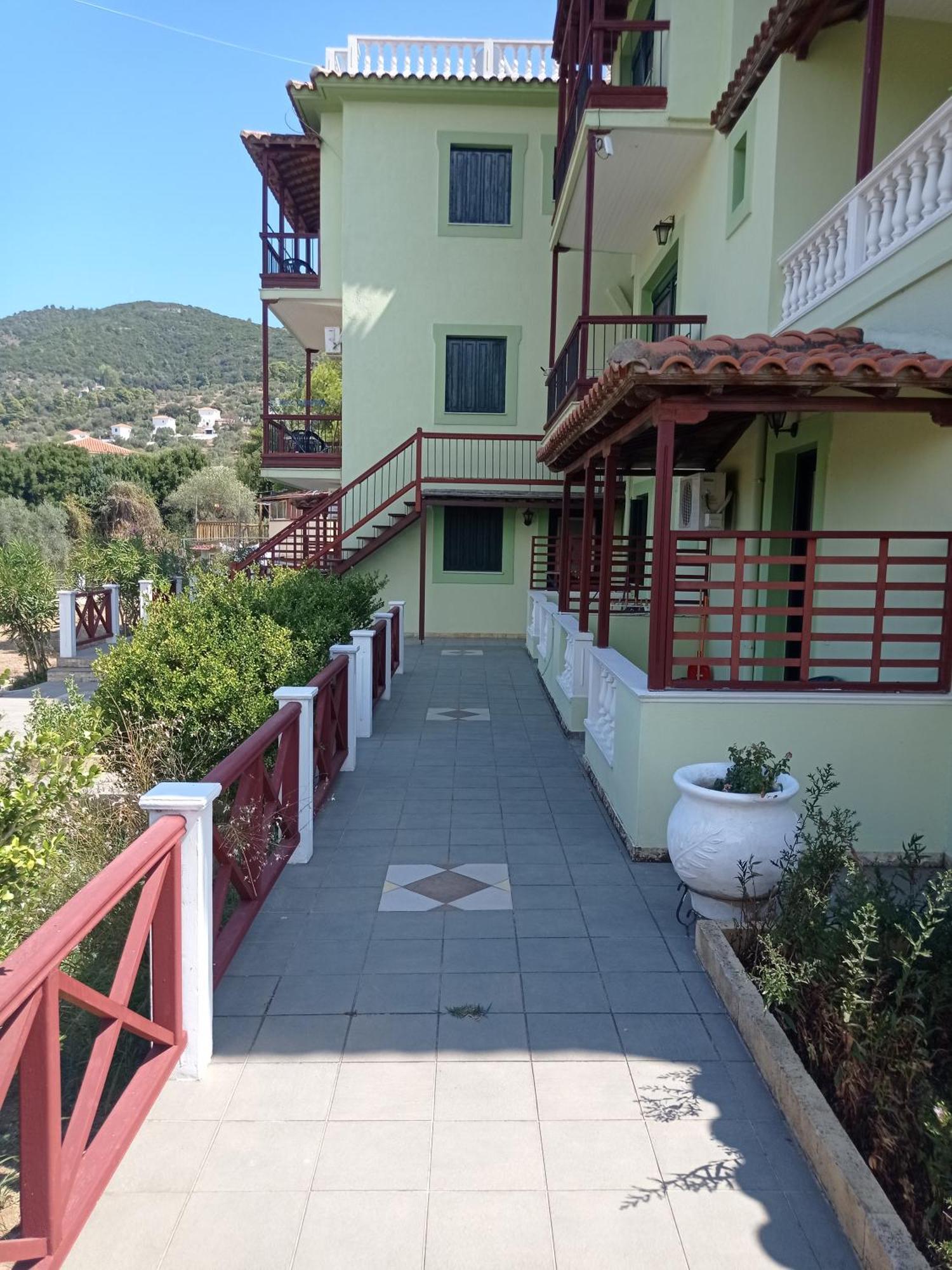 Alexandros Rooms & Studios Скопелос Экстерьер фото