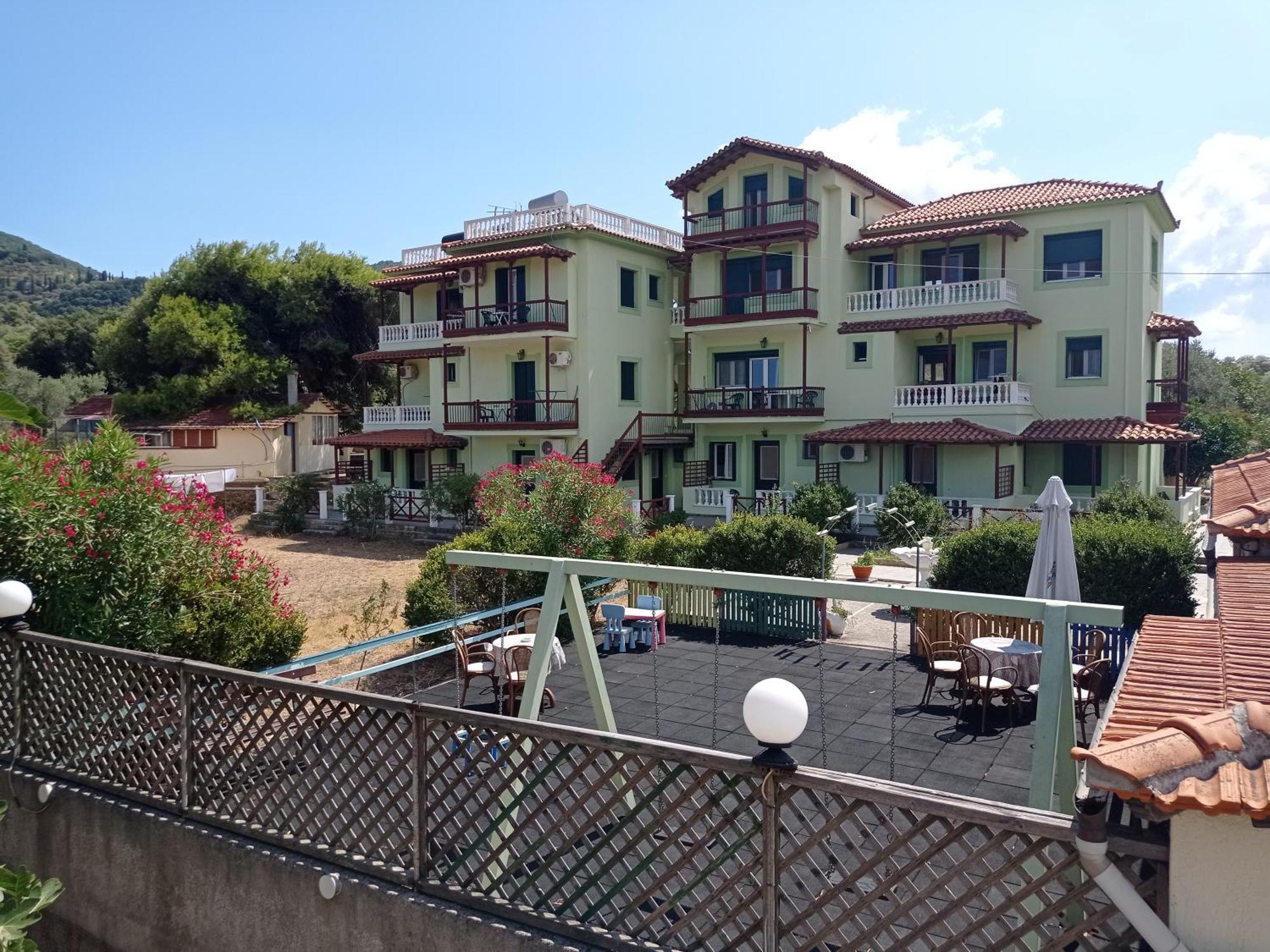 Alexandros Rooms & Studios Скопелос Экстерьер фото