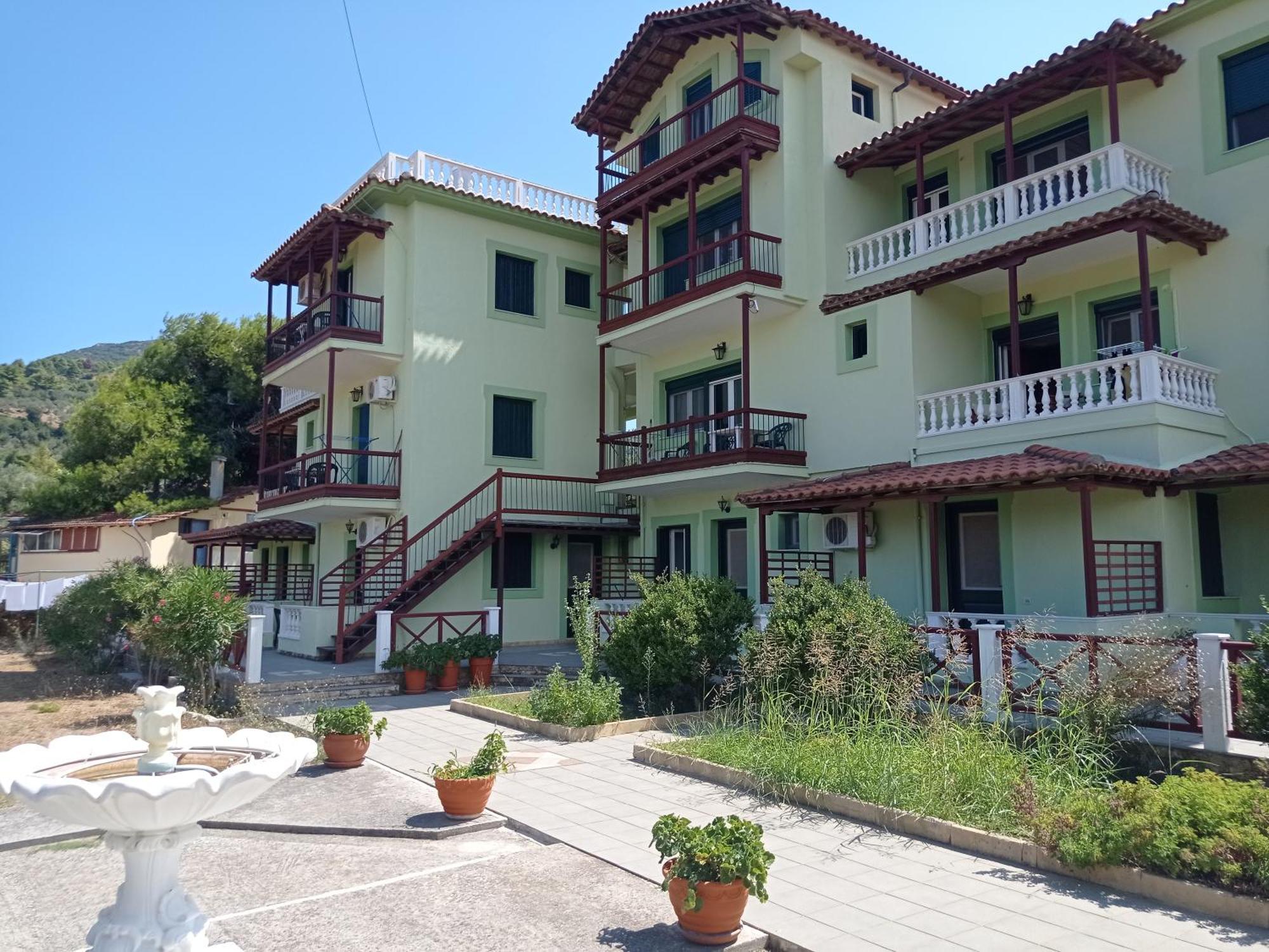 Alexandros Rooms & Studios Скопелос Экстерьер фото