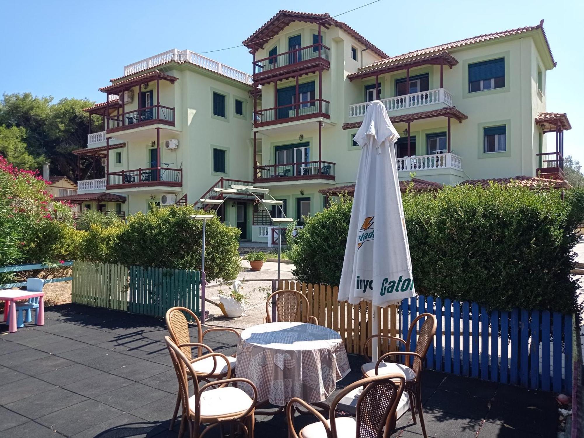Alexandros Rooms & Studios Скопелос Экстерьер фото