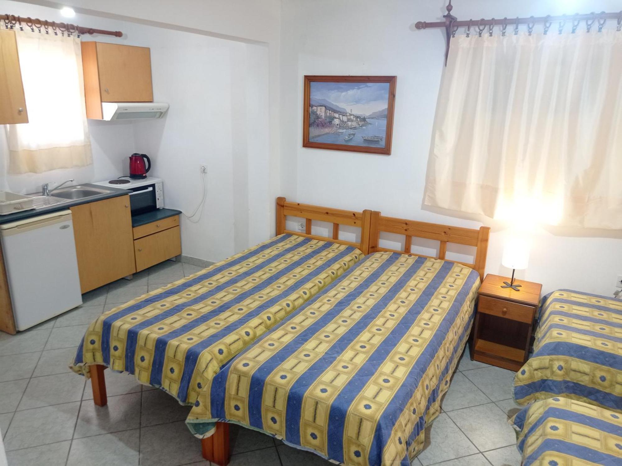 Alexandros Rooms & Studios Скопелос Экстерьер фото