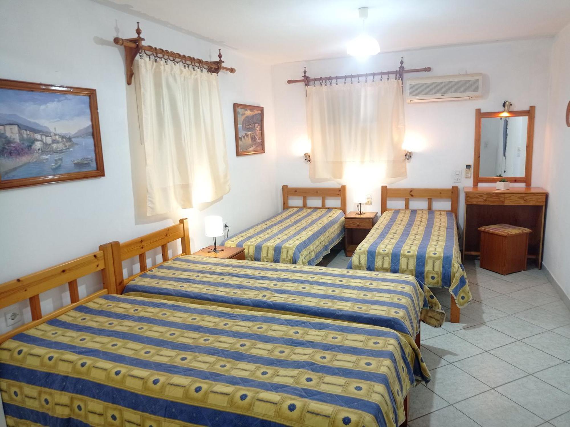 Alexandros Rooms & Studios Скопелос Экстерьер фото