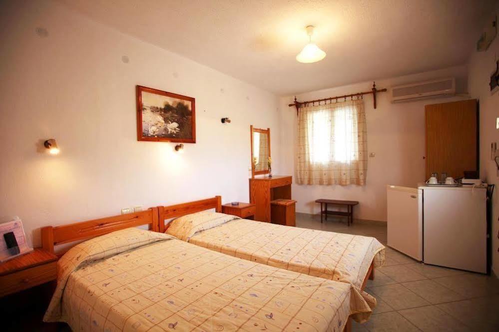 Alexandros Rooms & Studios Скопелос Экстерьер фото