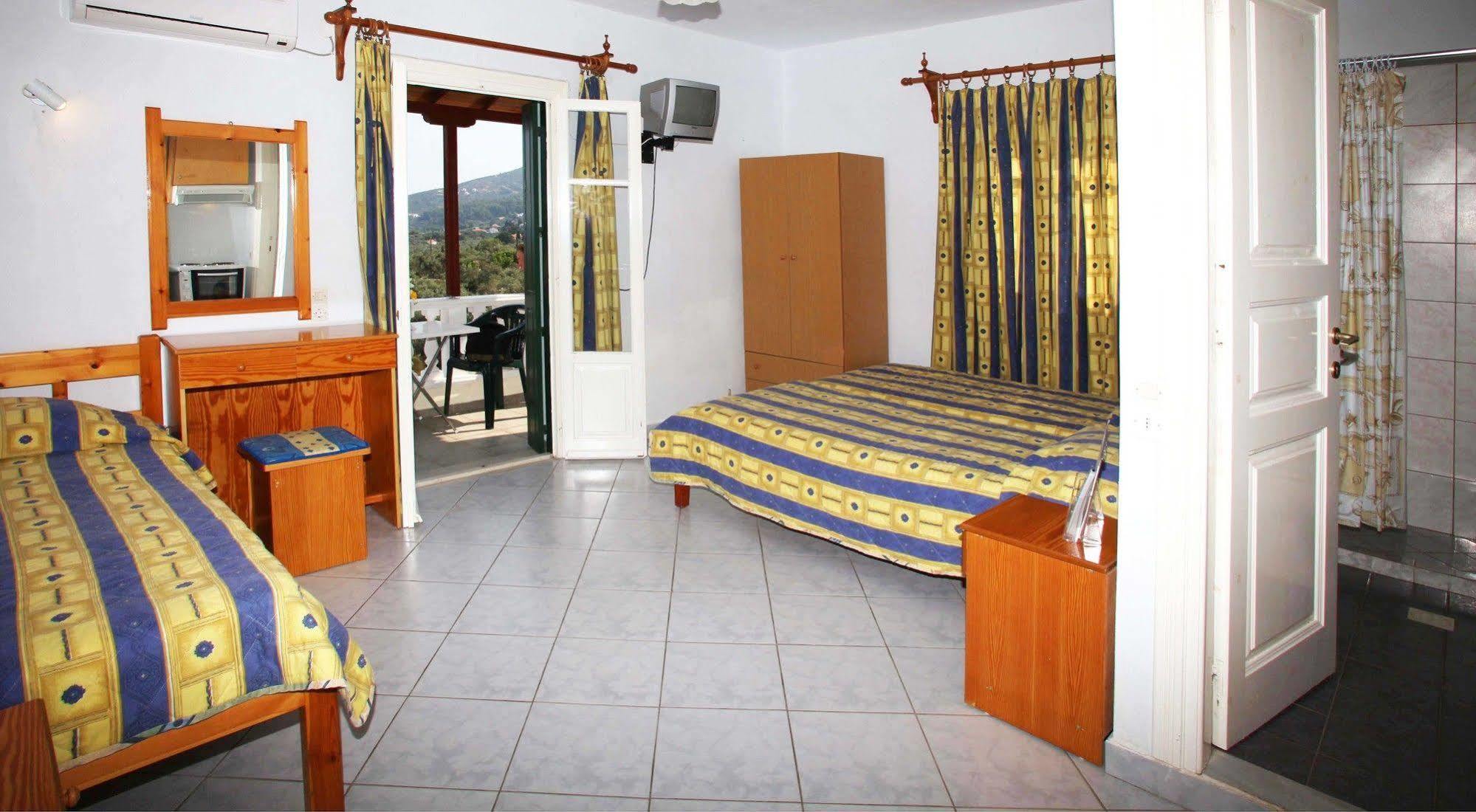 Alexandros Rooms & Studios Скопелос Экстерьер фото
